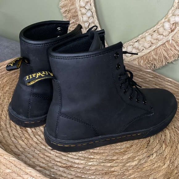 Womens Dr. Martens Sheridan 8-Eye Boot - matte Black Size 6 - Picture 12 of 12